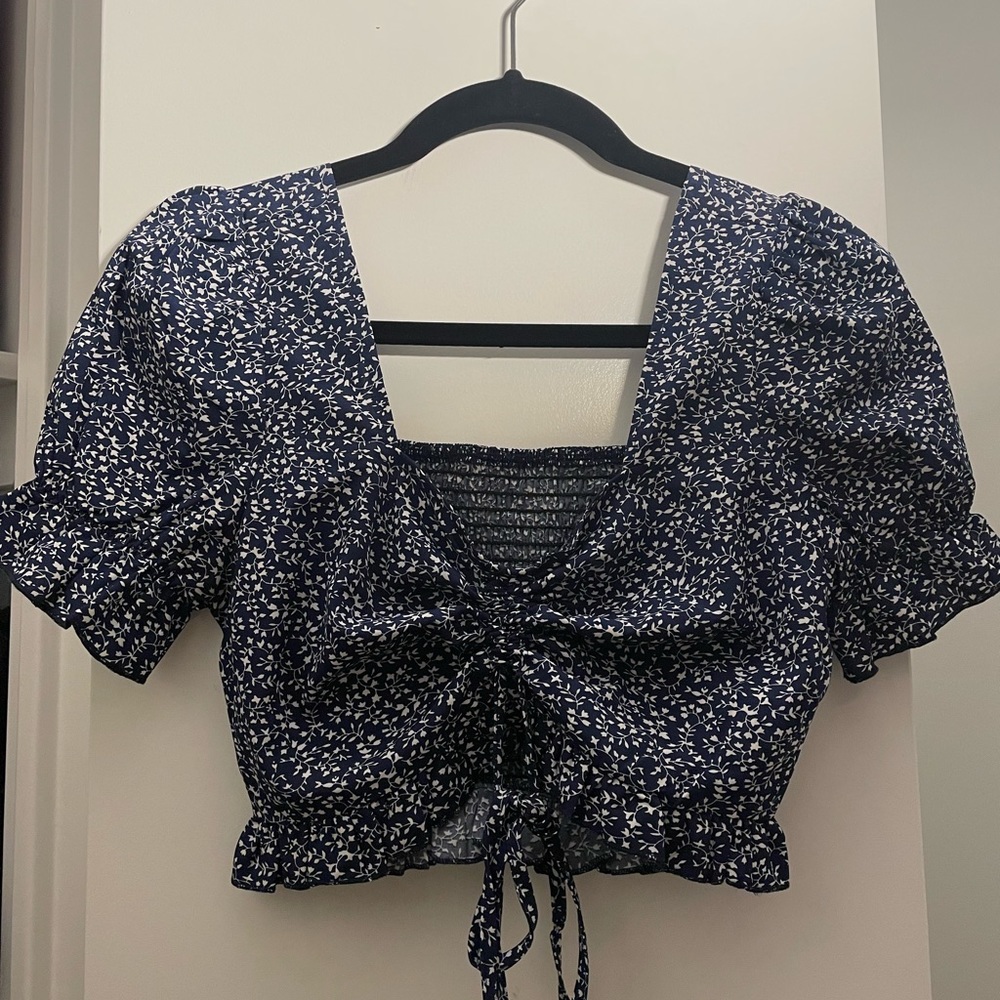 Floral navy cropped top XS